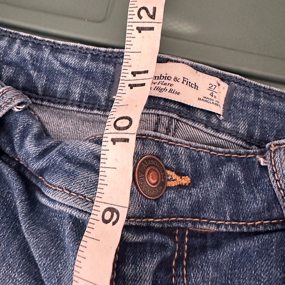 Abercrombie and fitch the flare ultra high rise medium wash size 27 4R - Picture 6 of 9